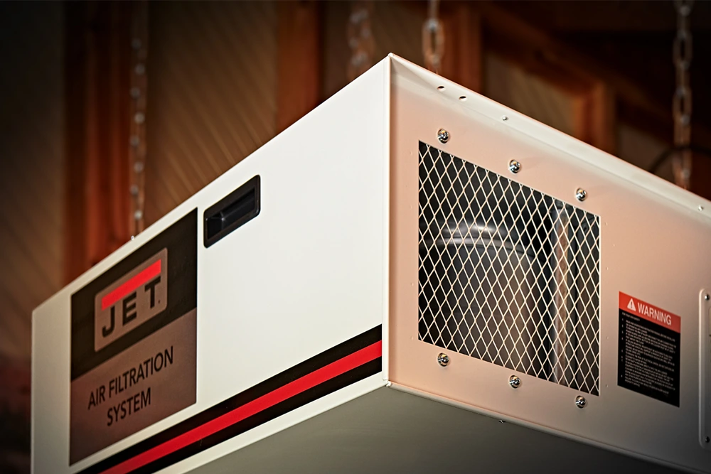 Puupöly ja ilmanpuhdistimet verstaalla